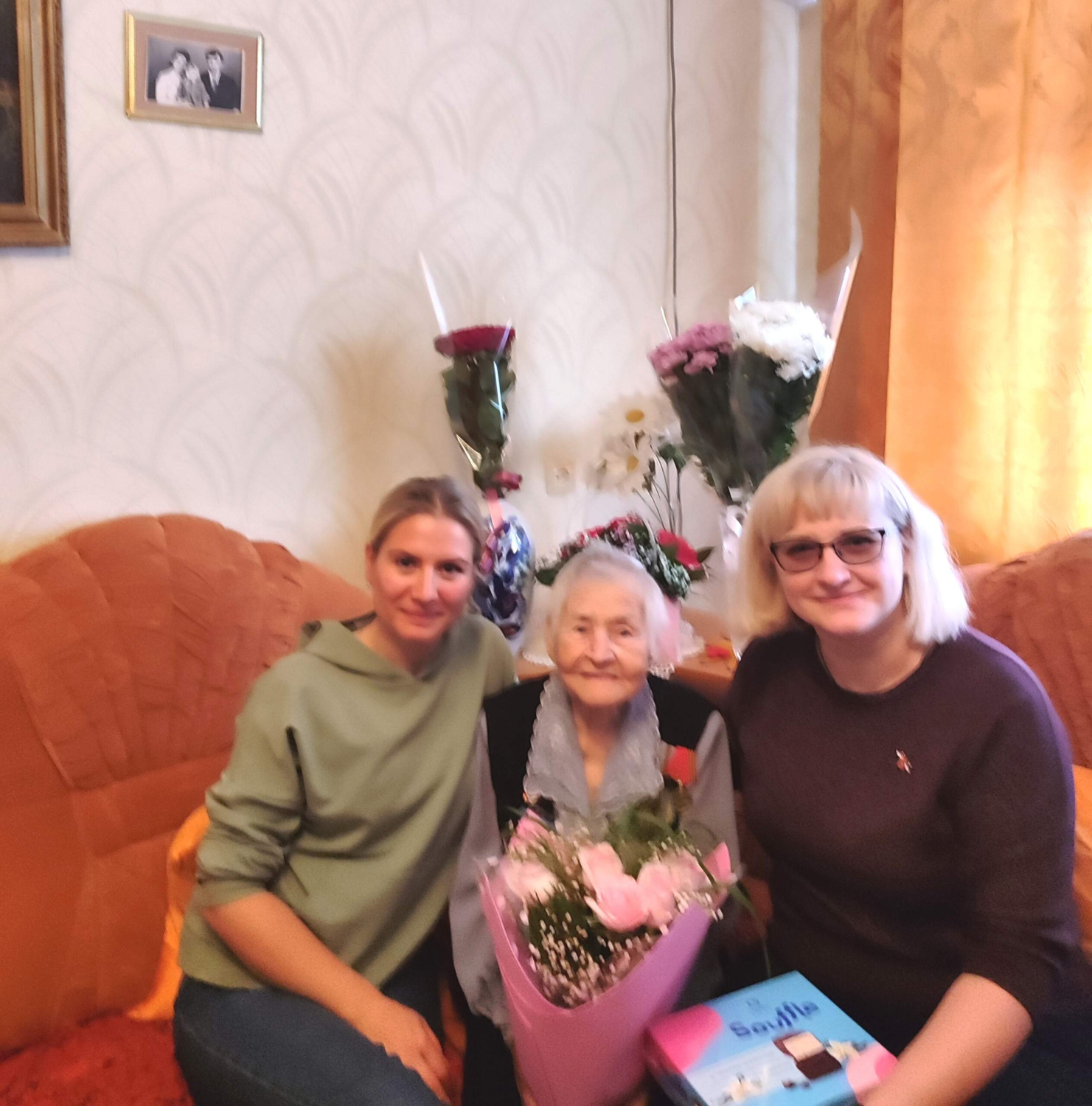 Поздравляем с 100-летним юбилеем Шморгун Варвару Петровну, ветерана Великой Отечественной войны, получателя социальных услуг АНО СОН "Опора"! Поздравляем с 100-летним юбилеем Шморгун Варвару Петровну, ветерана Великой Отечественной войны, получателя социальных услуг АНО СОН "Опора"!