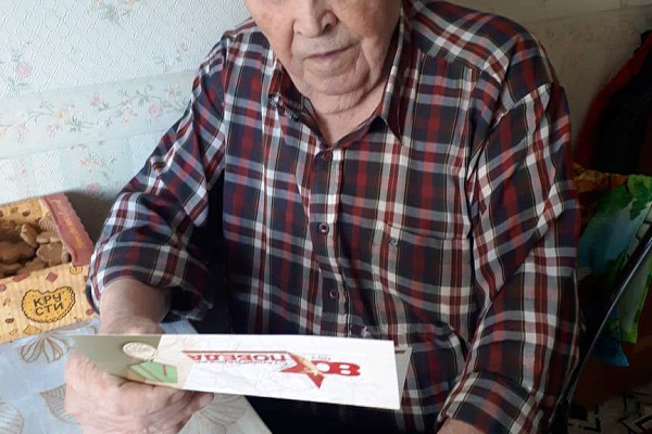 Получатель социальных услуг АНО СОН «Опора» Климов Геннадий Иосифович получил поздравление от Губернатора Волгоградской области А.И.Бочарова