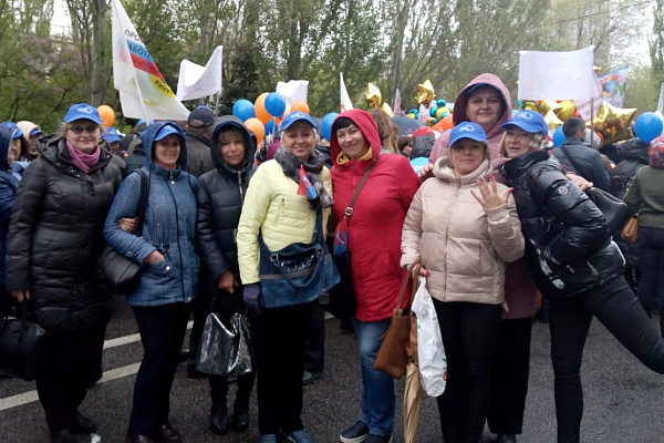 ПОЗДРАВЛЯЕМ С ПРАЗДНИКОМ ВЕСНЫ И ТРУДА!