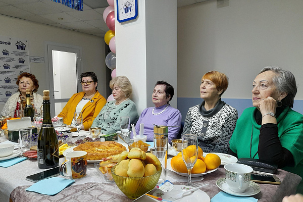 Предновогодние посиделки с чаепитием  получателей социальных услуг АНО СОН "Опора"